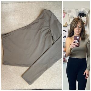FOREVER 21 One-Shoulder Crop Top Long Sleeve in Olive MEDIUM